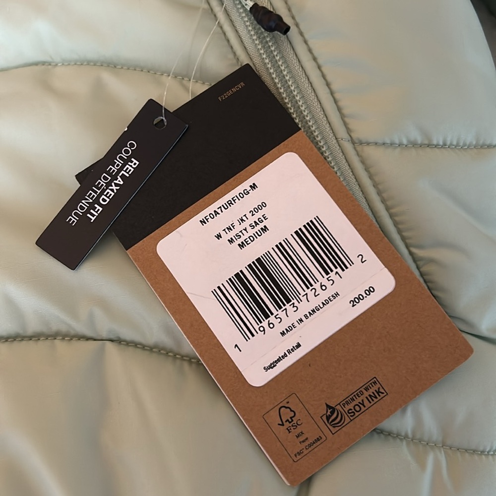 Brand New The North Face Misty Green 2000 puffer - Picture 7 of 8
